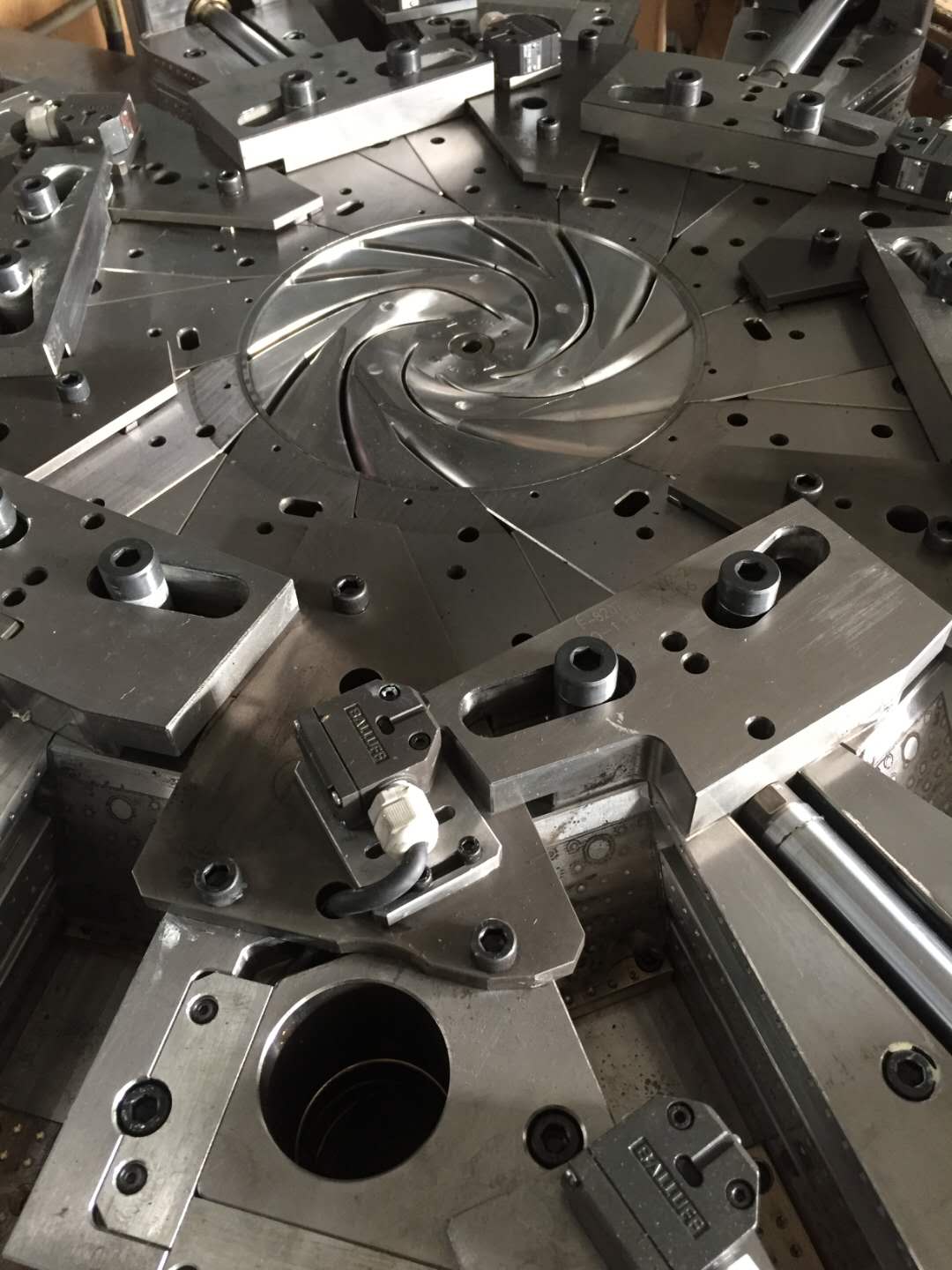中山旭锦塑胶模具公司模具厂家注塑模具加工一体 中山旭锦塑胶模具公司模具厂家注塑模具加工一体
